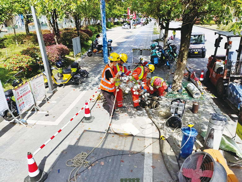  五莲UV-CIPP紫外光固化修复